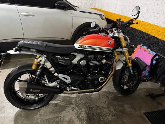TRIUMPH SPEED TWIN RS 